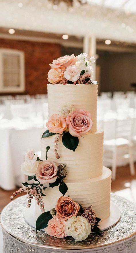 79 wedding cakes that are really pretty! Ruffle Wedding Cake, Painted Wedding Cake, Pretty Wedding Cakes, Floral Wedding Cakes, Buttercream Wedding Cake, Wedding Nail, Simple Wedding Cake, Unique Wedding Cakes, Hairstyles Wedding