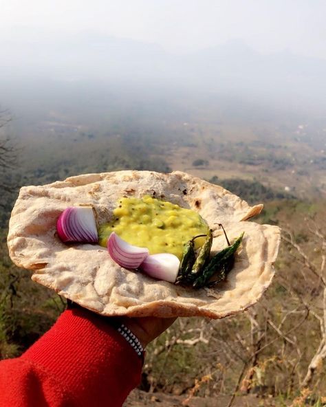 Biting into Pithla Bhakri, sliced onions and chilli while wandering in Sahyadri mountains is bliss to another level! #MaharashtraUnlimited Sahyadri Mountains, Mountain Nature, Mountaineering, Onions, Vision Board, Natural Landmarks, Quick Saves, Nature