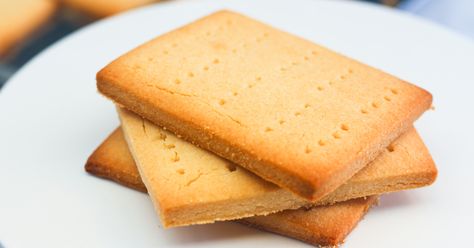 Paleo Graham Crackers, Graham Cracker Treats, Smores Treats, Graham Cracker Recipes, Aip Desserts, Dairy Desserts, Coconut Flour Recipes, Primal Recipes, Cracker Recipes