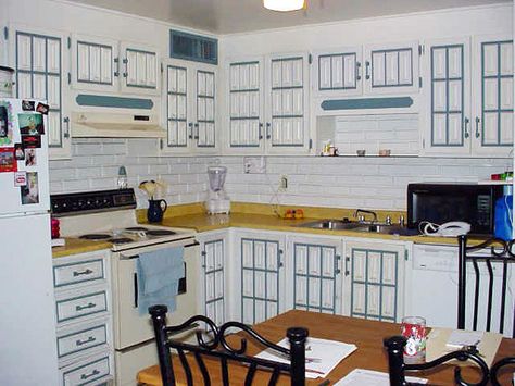 . Bad Interior Design Fails, Long Kitchens, Bad Interior Design, Interior Design Fails, Nightmare Fuel, Colorful Backsplash, Visual Hierarchy, Design Fails, Real Estate Humor