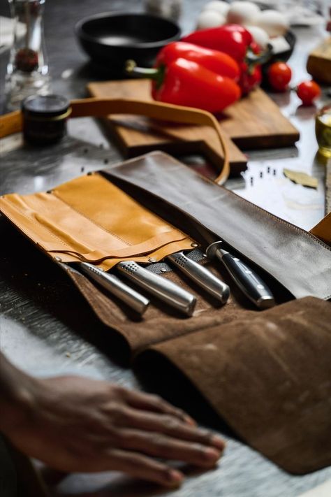 Bought a leather knife bag but don't know where to put your meat thermometer, sharpener etc.? We have a solution for you: our leather knife roll helps to keep your favourite utensil handy at one place together with your knives due to an additional secret pocket inside. Knife Roll Bag, Leather Knife Roll, Chef Bag, Chef Knife Bags, Knife Organization, Leather Kitchen, Knife Bag, Knife Roll, Meat Thermometer