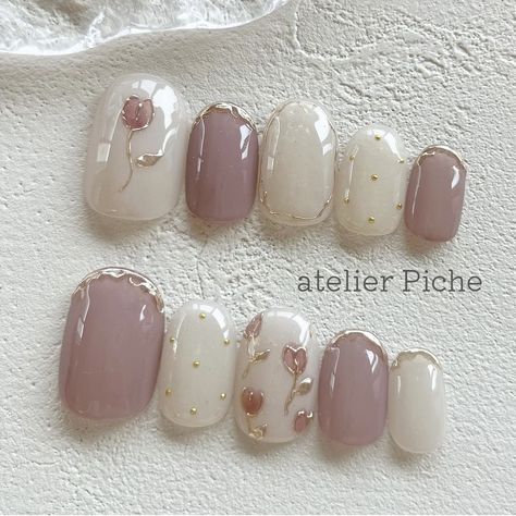 Marriage Nail Art, Wedding Flower Nails, Short Japanese Nails, Nail Art Bunga, Japanese Nail Art Elegant, Japan Inspired Nails, Japanese Gel Nail Designs, Travel Nails, Japanese Nail Design