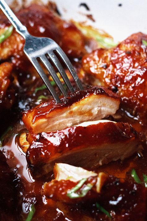 Baked Teriyaki Chicken - An easy chicken dinner baked in the oven with a sticky homemade teriyaki sauce. Easy Chicken Dinner Baked, Chicken Thights Recipes, Pollo Teriyaki, Baked Teriyaki Chicken, Easy Chicken Dinner, Teriyaki Recipe, Chicken Teriyaki Recipe, Homemade Teriyaki Sauce, Grilled Chicken Recipes