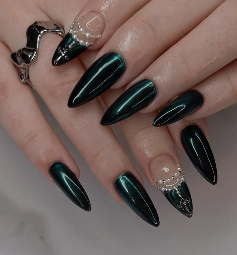 ˚♱ The other Boleyn Girl ♱ ˚ Comment if you got the reference 🤭 Isn’t this dark chrome with an accent baroque nail such a moodddd 🤌🏻 #nailinspo #naildesign #nailart #gelxinspo #vancouvernails #baroquenails #chromenails #renaissancenails #gothicnails #gelxnails #3dnailart Draco Nails, Draco Malfoy Nails, Slytherin Nails Acrylic, Dark Green And Silver Nails, Slytherin Nails, Dark Green Nail, The Other Boleyn, Quince Party, Vampire Nails