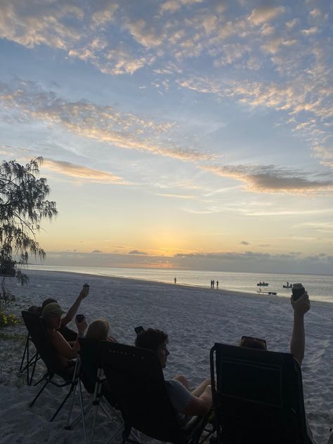 A group of friends camped up on the west coast of Fraser Island, enjoying a few bevvies. Fraser Island Aesthetic, Portugal Roadtrip, Wanna Recreate, A Group Of Friends, Island Outfit, Fraser Island, Young Forever, Coastal Life, Aesthetic Life