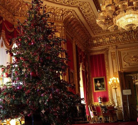 Royal Christmas British Royal Family Aesthetic, Royal Christmas Aesthetic, Christmas Royal Ball Aesthetic, Castle Christmas Aesthetic, Royal Family Balcony, Royal Opera House London Aesthetic, Ralph Lauren Christmas, Royal Ball, Ball Aesthetic