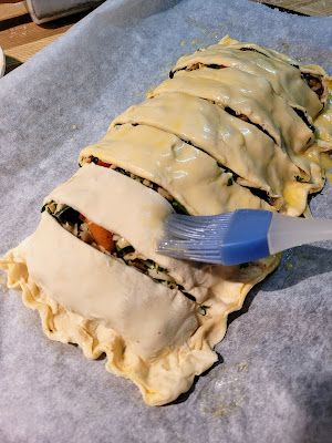 Hot and Cold Running Mom - Just my Stuff: Savory Vegetable Strudel Vegetariese Resepte, Quiche Spinach, Vegetable Strudel, Easy Entrees, Vegetable Tart, Food Recipes Easy, Running Mom, Vegetables Recipes, Meatless Main Dishes