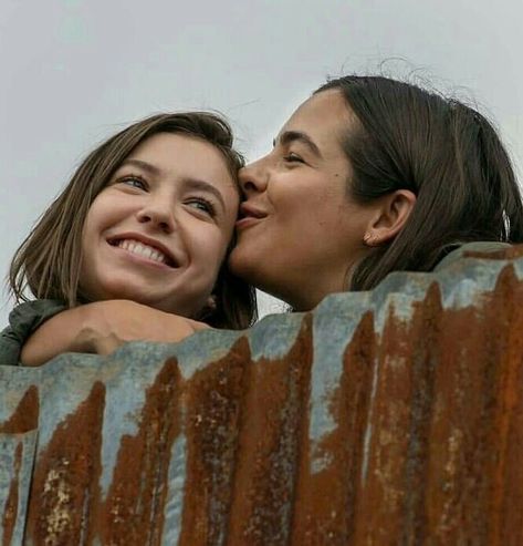 THANK YOU to Katelyn and Alanna for your Portrayal of Enid and Tara.You will be Sadly Missed.I'm Devastated and really shook up. Tara Twd, Walking Dead Pictures, The Walkind Dead, Katelyn Nacon, Walking Dead Cast, Casting Pics, Fear The Walking, Carl Grimes, Fear The Walking Dead