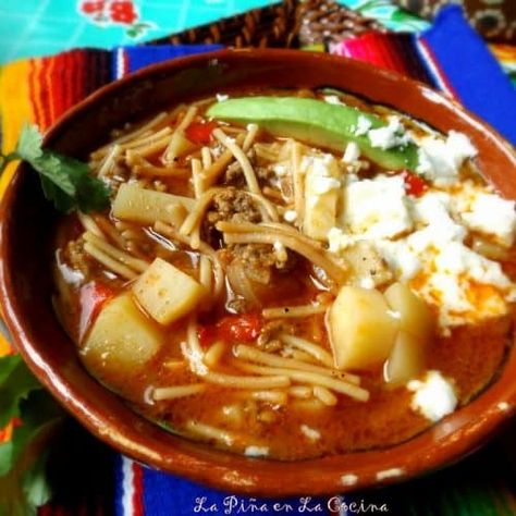 Sopa de Fideo con Carne y Papa(Beef and Pasta Soup) Fideo Soup Recipe, Fideo Recipe, Beef And Pasta, Latin Dishes, Mexican Soup Recipes, Pasta Meals, Carne Guisada, Mexican Soup, Beef And Potatoes