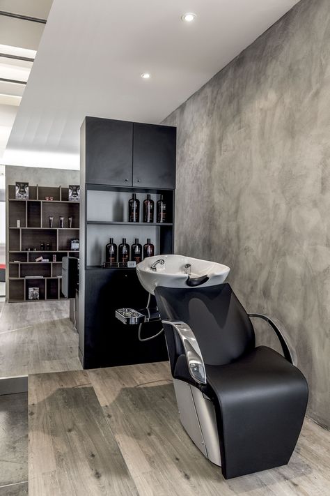 Private Salon Stations, Hallway Waiting Area, Hair Wash Station Salon, Hair Salon And Barber Shop In One, Saloon Painting Ideas, Upscale Hair Salon, Salon Sink Area, Barber Shop Decor Ideas Interior Design, Hair Salon Decor Modern