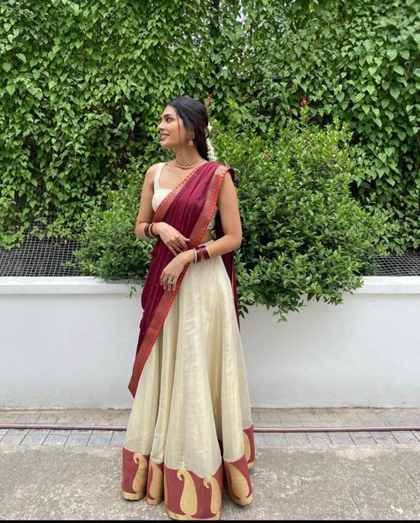 Farewell Dress, White Sarees, Onam Outfits, Long Skirt And Top, Simple Lehenga, Trendy Outfits Indian, Simple Saree Designs, Indian Outfits Lehenga, Lehenga Designs Simple