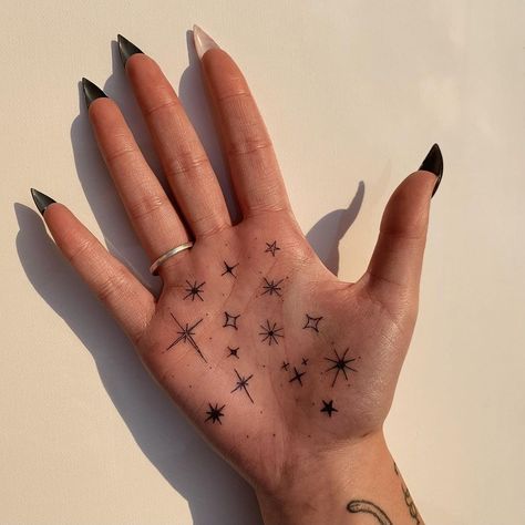 Hand Palm Tattoos For Women, Palm Tattoos Hand, Palm Tattoos For Women, Hand Palm Tattoos, Palm Tattoo, Mehndi Ideas, Simple Tats, Toe Tattoos, Behind Ear Tattoos