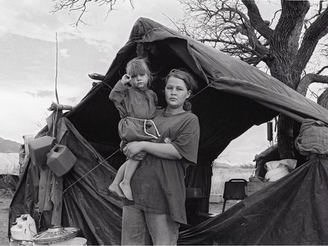 Laura Wilson, a famous Dallas photographer uncovers soulfulness of American West with a new exhibit at the Amon Carter in Ft Worth. Picture Story Prompts, Photo Exhibit, Dallas Photographers, Ft Worth, Richard Avedon, Types Of Photography, White Photos, American West, Black White Photos