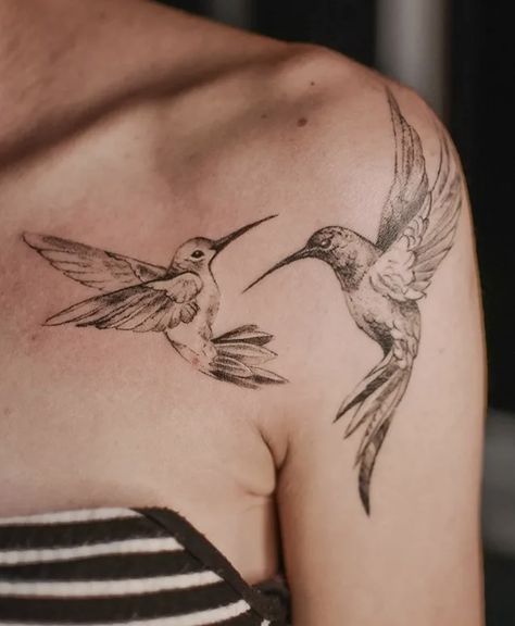 Hummingbird Tattoos, Small Hummingbird Tattoo, Bird Tattoos For Women, Spine Tattoos For Women, Latest Tattoos, Shoulder Tattoos For Women, Hummingbird Tattoo, Unique Tattoo Designs, Spine Tattoos