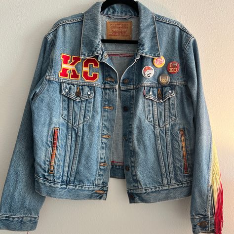 Diy Denim Jacket, Diy Denim, Diy Jacket, Denim Diy, Painted Clothes, Jacket Design, Jean Jackets, Jean Jacket, Dream Closet