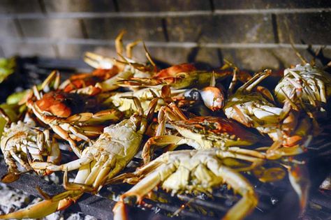 Crab Legs In The Oven, Dungeness Crab Recipes, Lemon Beer, Grilled Crab, Cooking Crab, Crab Legs Recipe, Oven Bag, Snow Crab Legs, Food Chemistry