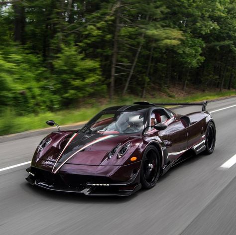 Pagani Huayra BC "Kingtasma" in Rad and Black carbon fiber w/ Red accents, Tricolore stripes & 24 Karat gold crowns under the rear aerodynamic flaps. Photo taken by: @toronto_exotic_car_spotting on Instagram Owned by: @sparky18888 & @vtm_theking_4 on Instagram Pagani Huayra Bc, Wallpaper Hippie, Gold Crowns, Aventador Lamborghini, Lamborghini Miura, Audi Rs5, New Sports Cars, Lamborghini Veneno, Lux Cars