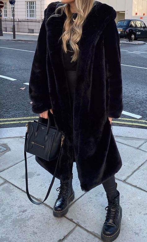 Black Fur Collar Coat Outfit, Long Fuzzy Coat Outfit, Faux Fur Black Coat Outfit, Long Fluffy Coat Outfit, Long Black Faux Fur Coat Outfit, Long Fur Coat Outfit Street Style, Black Teddy Coat Outfit Winter, Black Fluffy Coat Outfit, Long Faux Fur Coat Outfit