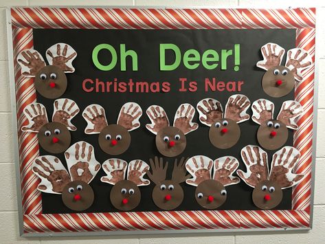 Oh Deer Bulletin Board, Classroom Christmas Decoration, Christmas Bulletin Board Decorations, Christmas Bulletin Boards, Prek Crafts, Winter Crafts Preschool, Classroom Christmas Decorations, Preschool Christmas Activities, Christmas Classroom Door