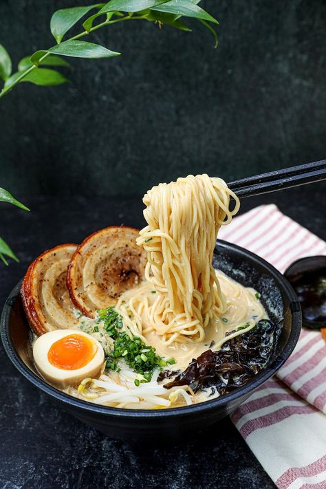 EASY Real Tonkotsu Recipe Ramen Noodle Recipes Tonkotsu, Tonkotsu Ramen Recipe, Ramen Aesthetics, Best Ramen Recipe, Ramen Aesthetic, Japan Ramen, Seonkyoung Longest, Tonkotsu Ramen, Ramen Recipe