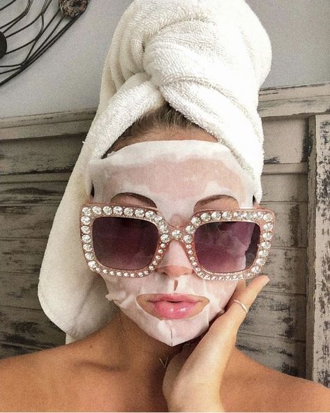 Spa Masks, Spa Girl, Vogue Beauty, Facial Skin Care Routine, Angel Eyes, Best Dressed, Sheet Mask, Red Aesthetic, Diy Face Mask