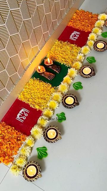 Border Rangoli Ideas, Welcome Flower Decoration, Border Rangoli Designs For Pooja, Flower Border Rangoli, Rangoli Poster, Flower Decorations For Home, Flower Design Rangoli, Side Rangoli, Diwali Faral