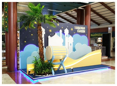 Ramadan Event Design, Ide Photobooth, Ramadan Backdrop, Ramadhan Decoration, Diy Booth, Halal Bihalal, Eid Mubarak Photo, Chinese Wedding Decor, Ramadan Photos