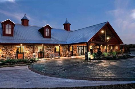 Texas Ranch Homes, Luxury Horse Stables, Luxury Horse Barns, Equestrian Ranch, Dream Horse Barns, Texas Ranch, Modern Farmhouse Exterior, Horse Ranch, Ranch Style Homes