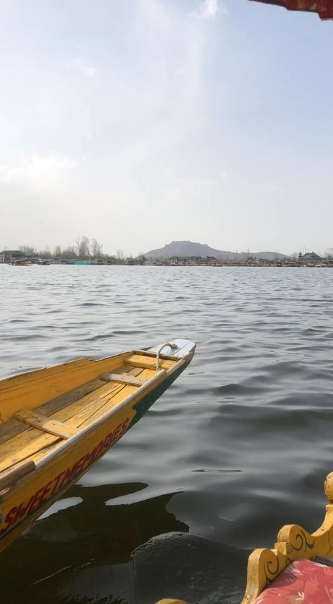 Srinagar Video, Kasmir Photography, Kashmir Photography Ideas, India Beautiful Places, Islam Pic, Alphabet Pendent, Kashmir Aesthetic, Kashmir Photos, Kashmir Tourism