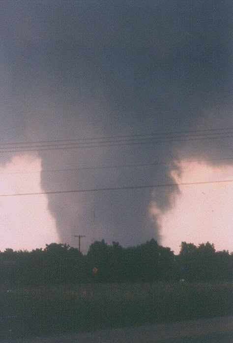 Tornado Aesthetic, Tornado Photography, El Reno Tornado, Tornado Chasers, Tornado Pictures, Storm Chasing, Digital Phone, Nature Baby, Wild Weather