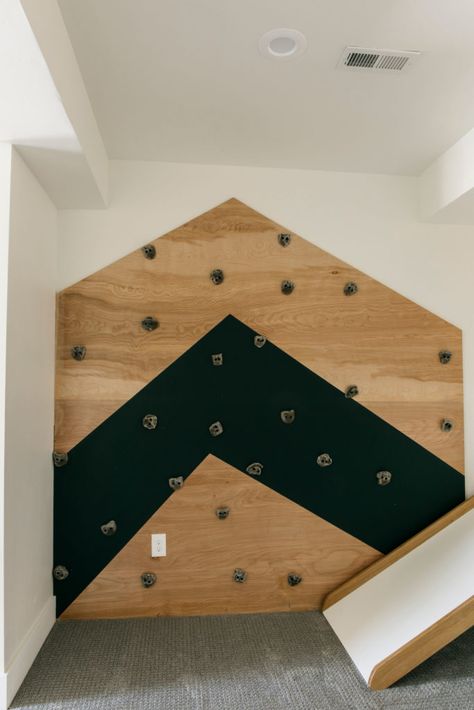 Rock Wall Basement, Diy Rock Climbing Wall Indoor, Rock Wall Playroom, Ninja Basement, Playroom Rock Wall, Diy Rock Wall, Boy Playroom, Loft Playroom, Ninja Course