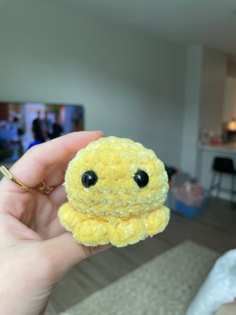 Yellow Crochet Plushies, Mini Octopus Crochet, Crochet Mini Octopus, Mini Octopus, Octopus Crafts, Yellow Octopus, Octopus Crochet, Ceramic Pinch Pots, Crochet Plushie