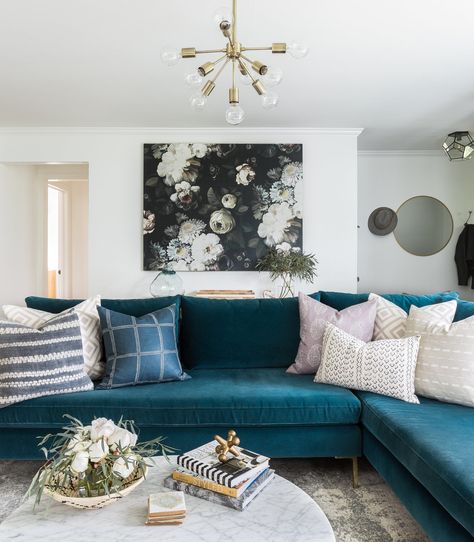 “Without the Commitment” Wallpaper Teal Couch Living Room, Teal Sofa Living Room, Teal Couch, Turquoise Sofa, Modern Eclectic Home, Pretty Living Room, Teal Living Rooms, Living Room Classic, Teal Sofa