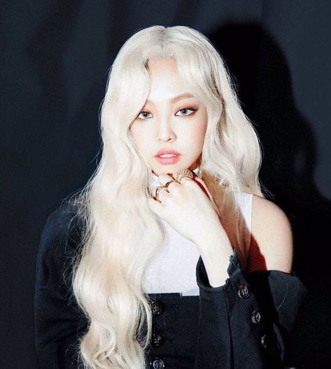 365 Likes, 3 Comments - BLACKPINK JENNIE (@official_jenniekim) on Instagram: “Which hair color you wanna see on Jennie?💛 #JENNIE #BLACKPINK #BLONDE” Mini Albümler, Pink Grunge, Jennie Ruby Jane, Jennie Kim Blackpink, Ruby Jane, Jennie Lisa, Grunge Hair, Blackpink Photos, Blackpink In Your Area