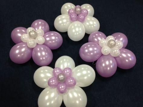 Air Filled Flower Balloons. Air Filled Balloon Decorations, Diy Flower Balloons, Diy Balloon Decorations Easy, Balloon Centerpieces Diy, Balloon Archway, Balloon Decorations Diy Tutorials, Flower Balloons, Flowers Balloons, Party Balloons Diy