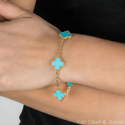 Van Cleef & Arpels Turquoise Vintage Alhambra Bracelet VCARA4200
$25,053.3 Turquoise Van Cleef, Van Cleef Turquoise, Vintage Alhambra Bracelet, Teal Vans, Alhambra Bracelet, A Soft Life, Adventurous Life, Notes App, Soft Life