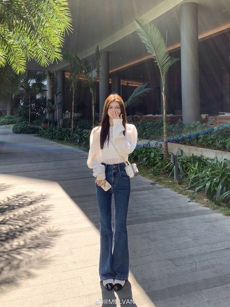 Ulzzang Outfit Korean Style, Simple College Outfits, Outfits Bonitos, Ootd Korean Style, Korean Summer Outfits, Outfit Korean Style, Simple Style Outfits, Korean Outfit Street Styles, Office Casual Outfit