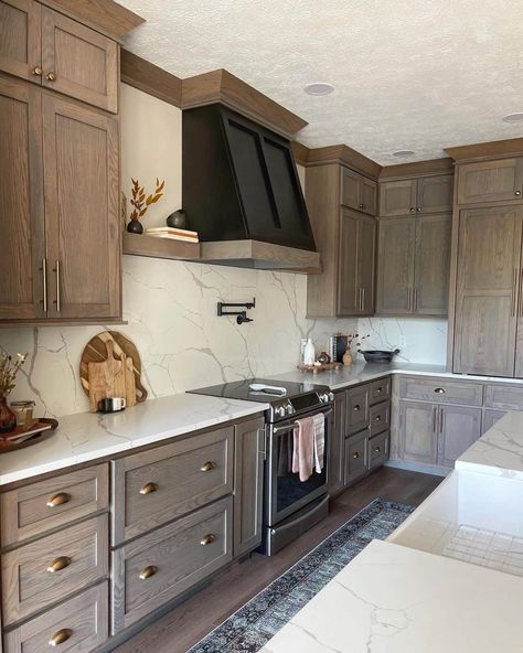 Black Range Hood and White Marble Backsplash - Soul & Lane White Herringbone Tile Backsplash, Modern Kitchen Hood, Range Hood Ideas, Black Range Hood, White Marble Backsplash, White Subway Tile Kitchen, White Herringbone Tile, Kitchen Hood Design, Warm Wood Flooring