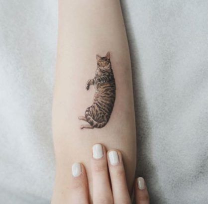 #tattoo #cat #kitten #inspo Bengal Cat Tattoo, Animal Tattoos For Women, Cat Tattoo Ideas, Cat Tattoo Designs, Tattoo Cat, Memorial Tattoo, Celtic Tattoos, Cat Portrait, Nature Tattoos