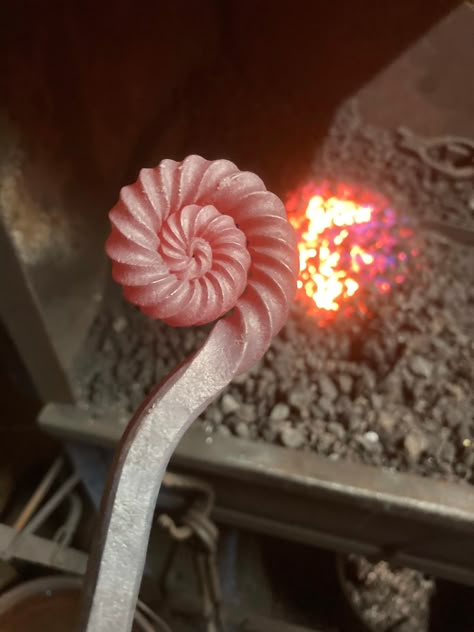 Blacksmith Made Hand Forged Ammonite Toasting Fork Modern - Etsy UK Blacksmith Twists, Forged Metal Projects, Blacksmith Projects That Sell, Blacksmith Projects Ideas, Forging Ideas, Diy Forge, Forge Ideas, Blacksmithing Projects, Blacksmith Ideas