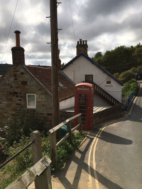 Small English Town, Small Town England, London Countryside, British Core, Summer In England, English Seaside, Uk Life, Being Human Uk, England Aesthetic