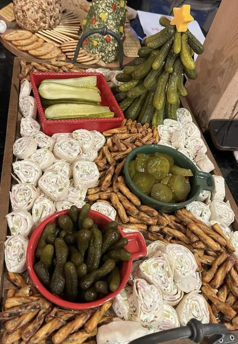 Pickle Addicts (Not So) Anonymous | Attended a bring your own charcuterie board Christmas dinner last night and naturally I signed up to bring a pickle themed board | Facebook Theme Dinners Ideas, Pickle Platter, Pickle Board, Xmas Food Ideas, Charcuterie Board Christmas, Christmas Veggie Tray, Charcuterie Trays, Christmas Cheese Boards, Xmas Party Ideas