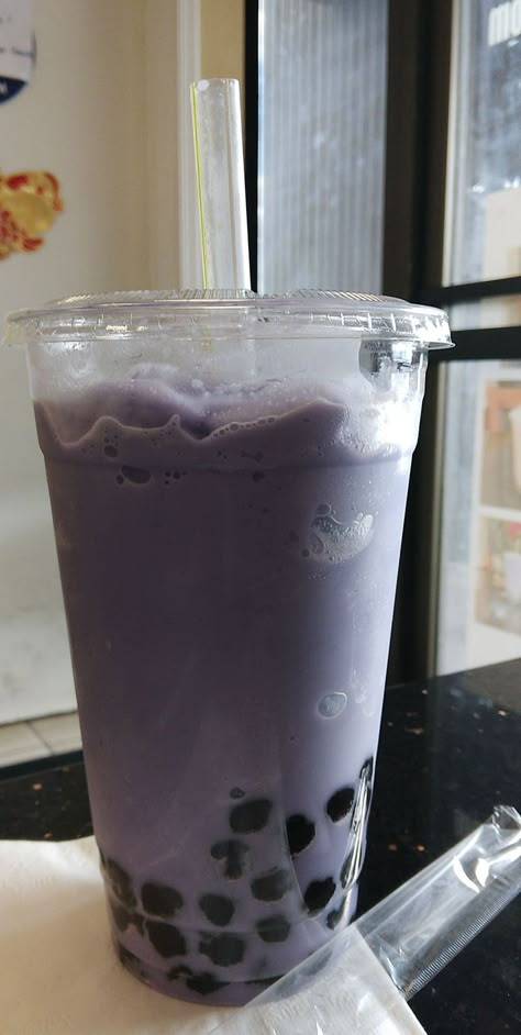 Boba Tea Purple, Taro Boba Tea Aesthetic, Purple Boba Aesthetic, Purple Boba Tea Aesthetic, Boba Taro Aesthetic, Boba Purple, Es Boba, Ube Boba, Boba Taro