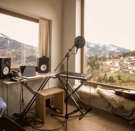 Recording Home Studio, Music Studio Bedroom, Home Music Studio Ideas, Home Recording Studio Setup, Recording Studio Setup, Swiss Mountains, Home Studio Ideas, Home Music Rooms, Home Studio Setup