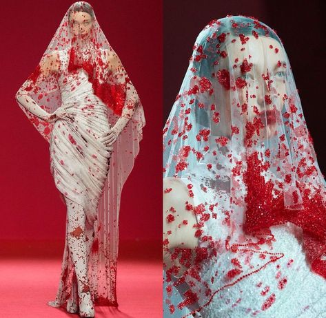 Blood Dress Fashion, Gore Fashion, Blood Outfit, Robert Wun, How To Look Expensive, Runway Fashion Couture, Mode Chanel, Look Expensive, Fashion Design Sketches