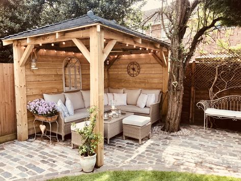 Small garden gazebo, homemade, outdoor seating, outdoor lighting, cobbles Gazebos Ideas, Small Garden Gazebo, Gazebo Patio, Design Per Patio, Wooden Gazebo, Building A Pergola, Backyard Gazebo, Patio Swing, Garden Gazebo