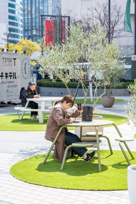 Corporate Outdoor Space, Public Seating Design Outdoor, Lawn Activities, Coworking Design, Entrance Signage, Urban Intervention, Landscape Design Drawings, Hiroshima Japan, Public Seating