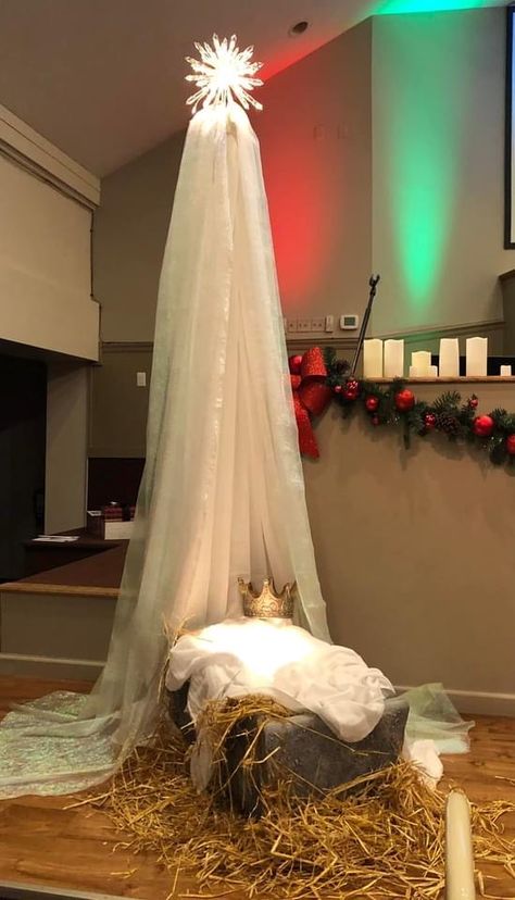 Christmas Bethlehem Scene, Christmas Jesus Decoration, Nativity Scene Float Ideas, Christian Christmas Floats Parade Ideas, Nativity Stage Design, Church Parade Float Ideas, Navity Scene Ideas, Nativity Scene Display Indoor Ideas, Night In Bethlehem Decorations