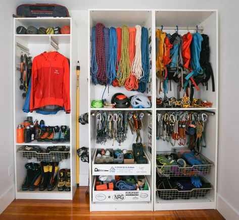 Climbing Gear Organization, Gear Room Organization, Gear Room Ideas, Outdoor Gear Organization, Sports Gear Storage, Outdoor Gear Storage, Camping Gear Storage, Adventure Room, Gear Room