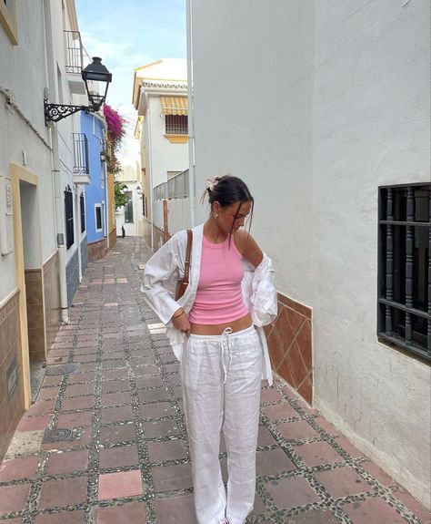 Spain Outfit Ideas, European Vacation Outfits, Spain Outfit, Greece Mykonos, Greece Outfit, Summery Outfits, European Summer Outfits, Europe Outfits, Vacay Outfits